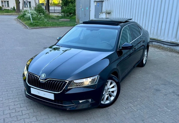 Skoda Superb cena 59900 przebieg: 188300, rok produkcji 2019 z Kudowa-Zdrój małe 667